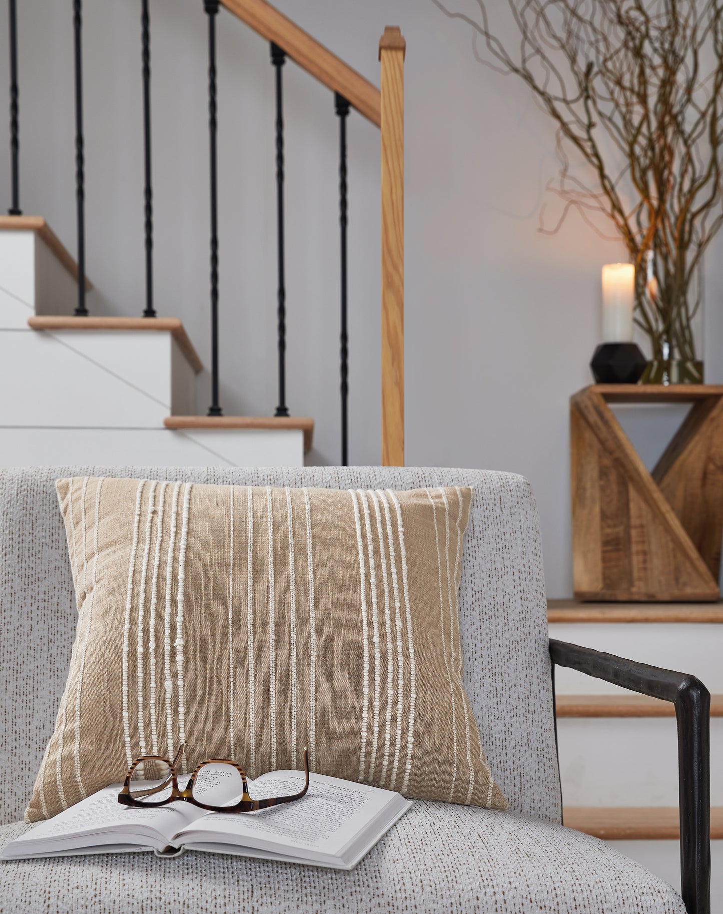 Pines Furniture Outlet - Ashley Furniture - Benbert Pillows - Pillow / Tan/White - A1000958P