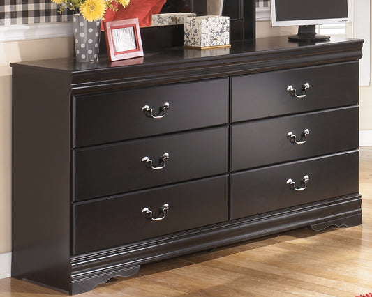 Pines Furniture Outlet - Ashley Furniture - Huey Vineyard Bedroom - Six Drawer Dresser / Black - B128-31