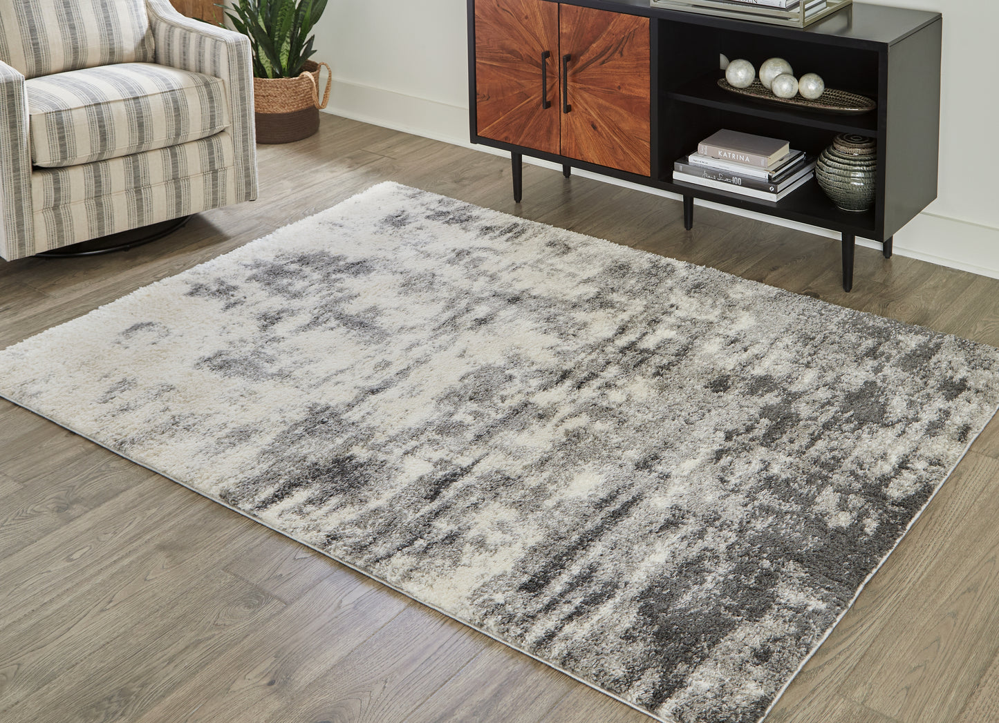Pines Furniture Outlet - Ashley Furniture - Gerdie Rug - 5'3" x 7'3" Rug / Cream/Gray - R404992